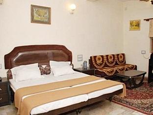 Hôtel Royal à Ahmedabad Extérieur photo