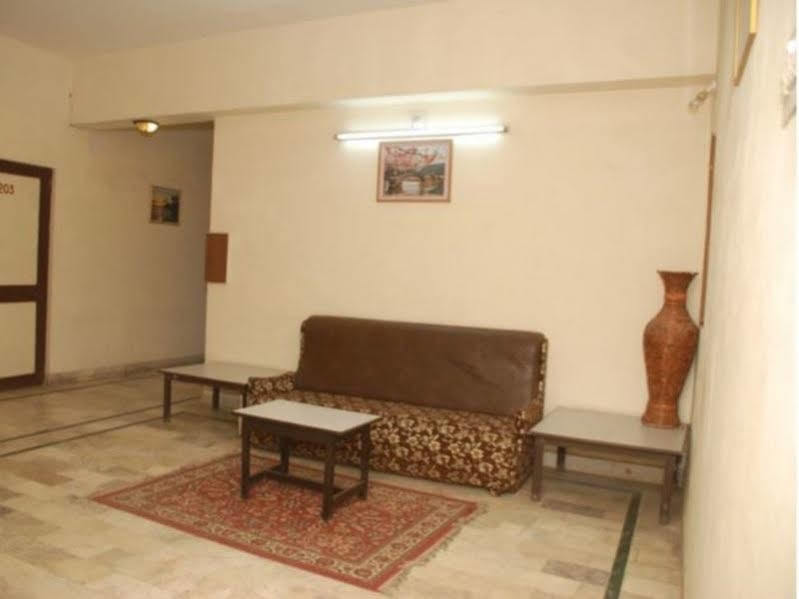 Hôtel Royal à Ahmedabad Extérieur photo